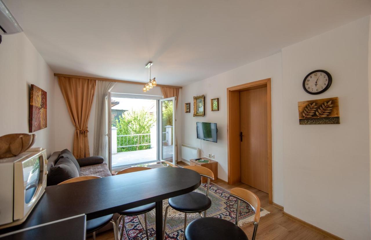 Apartman Mira SJJ Exterior foto