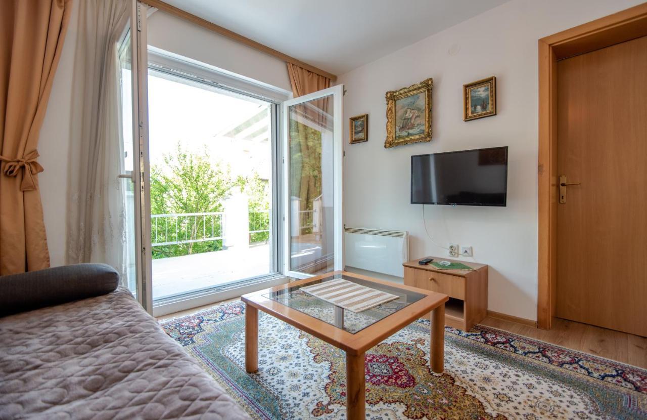 Apartman Mira SJJ Exterior foto