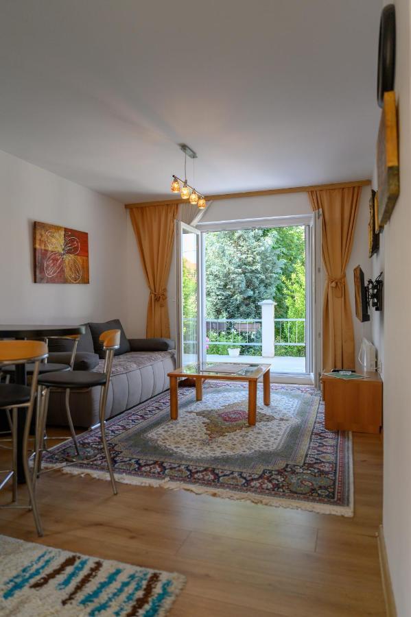 Apartman Mira SJJ Exterior foto