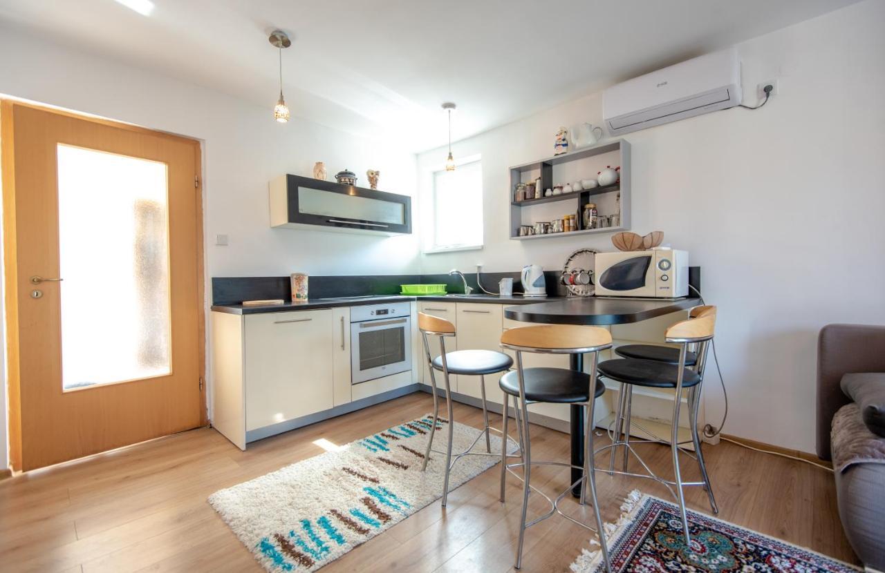 Apartman Mira SJJ Exterior foto