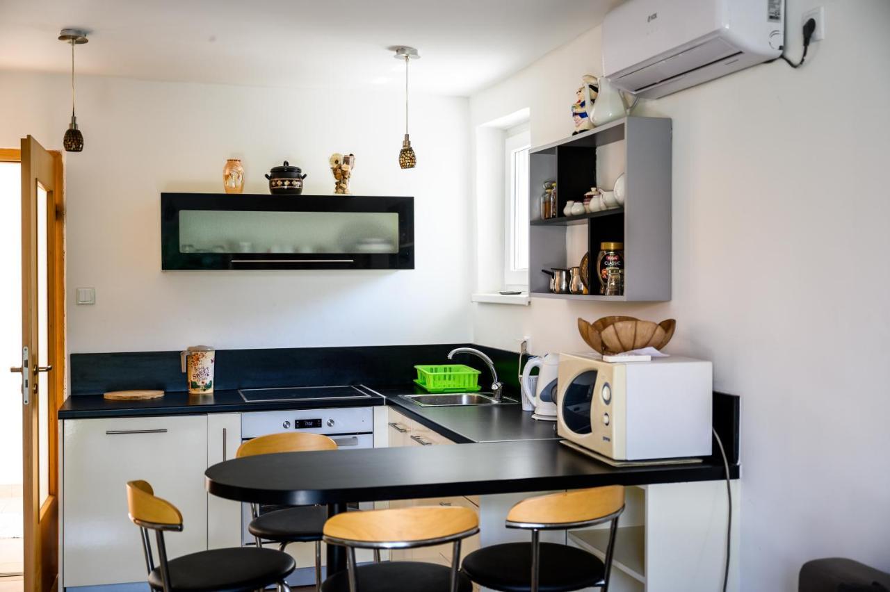 Apartman Mira SJJ Exterior foto